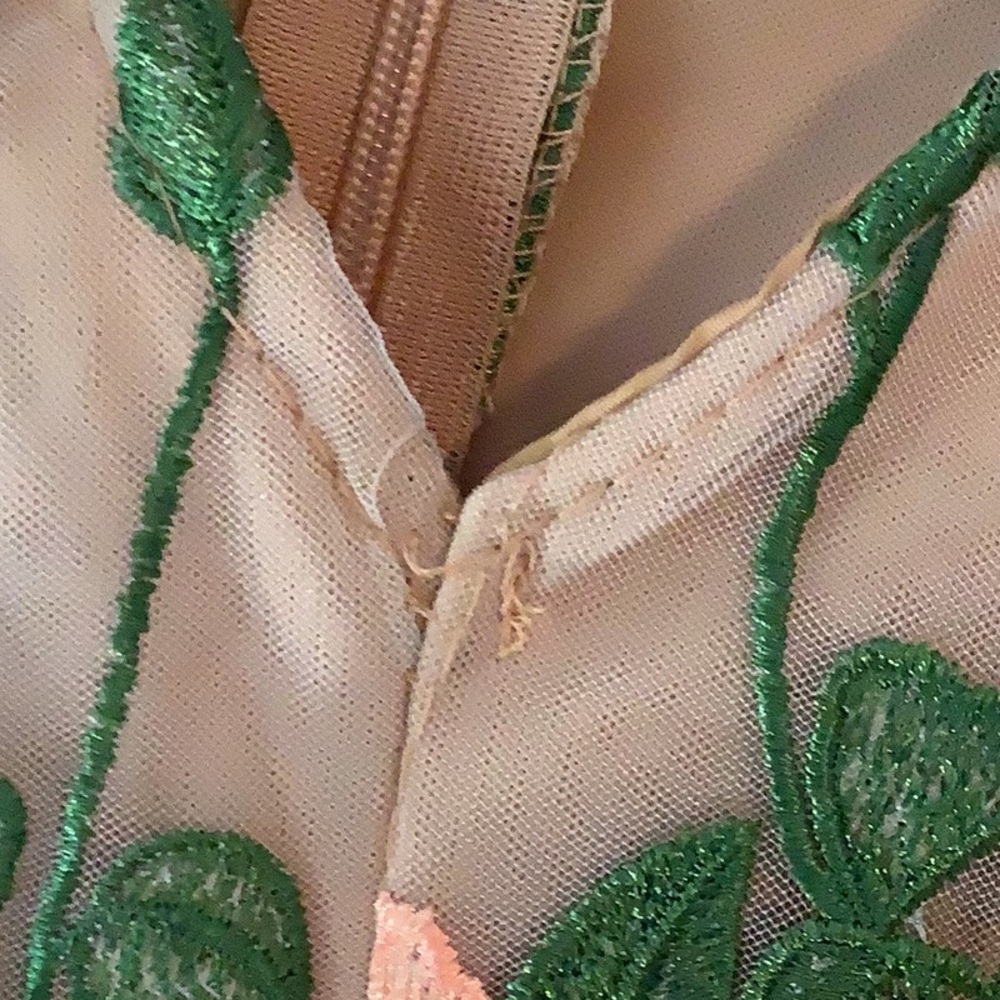 Beautiful 3D multicolor floral appliqué dress - Picture 5 of 15